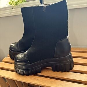 MIB Rubber sole sock booties